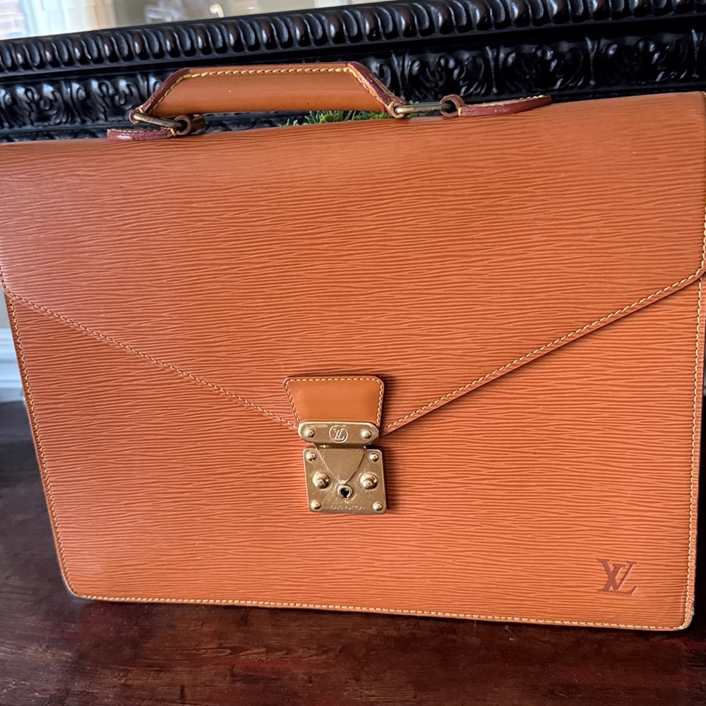 Louis Vuitton vintage Leather Briefcase (unisex)